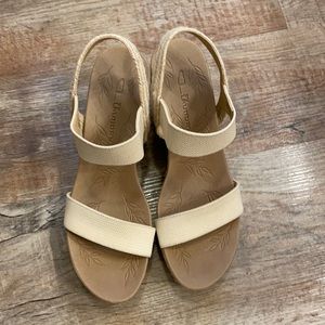 Brand new Chinese Laundry natural jute wedge.